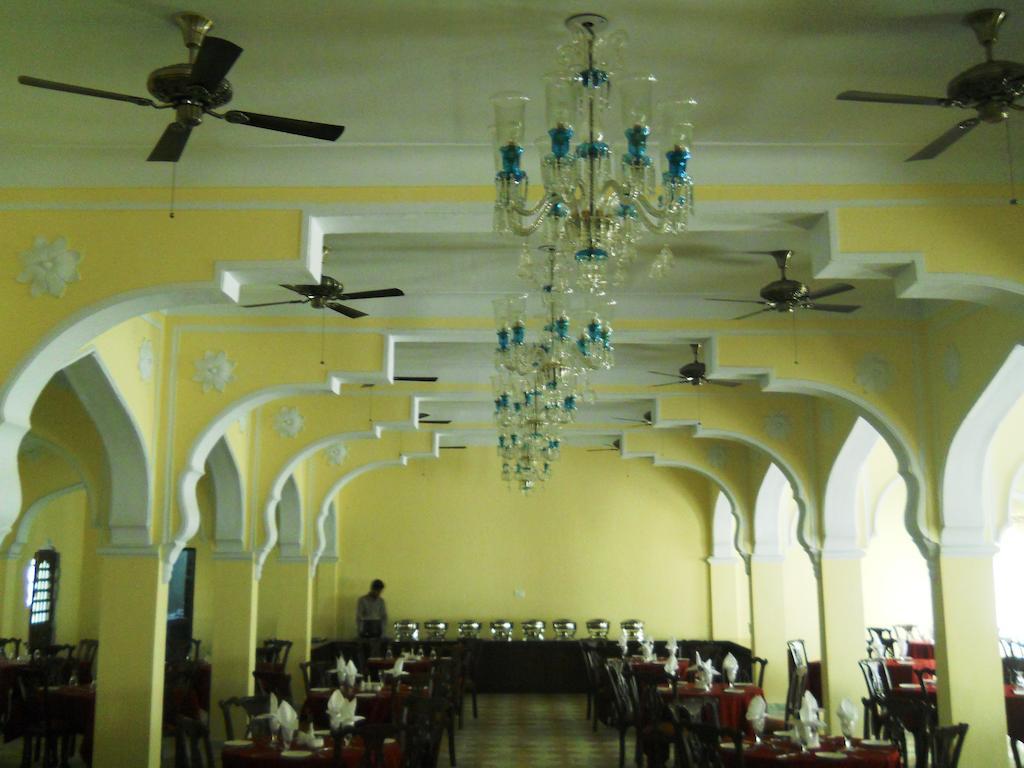 V Resorts Rajmahal Orchha Buitenkant foto