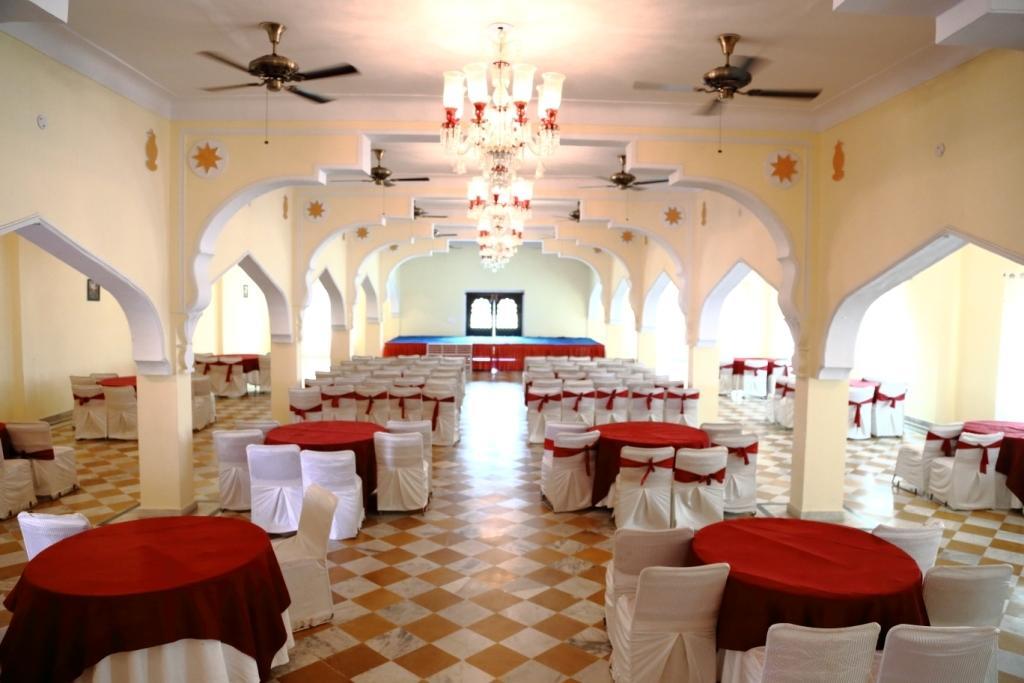 V Resorts Rajmahal Orchha Buitenkant foto