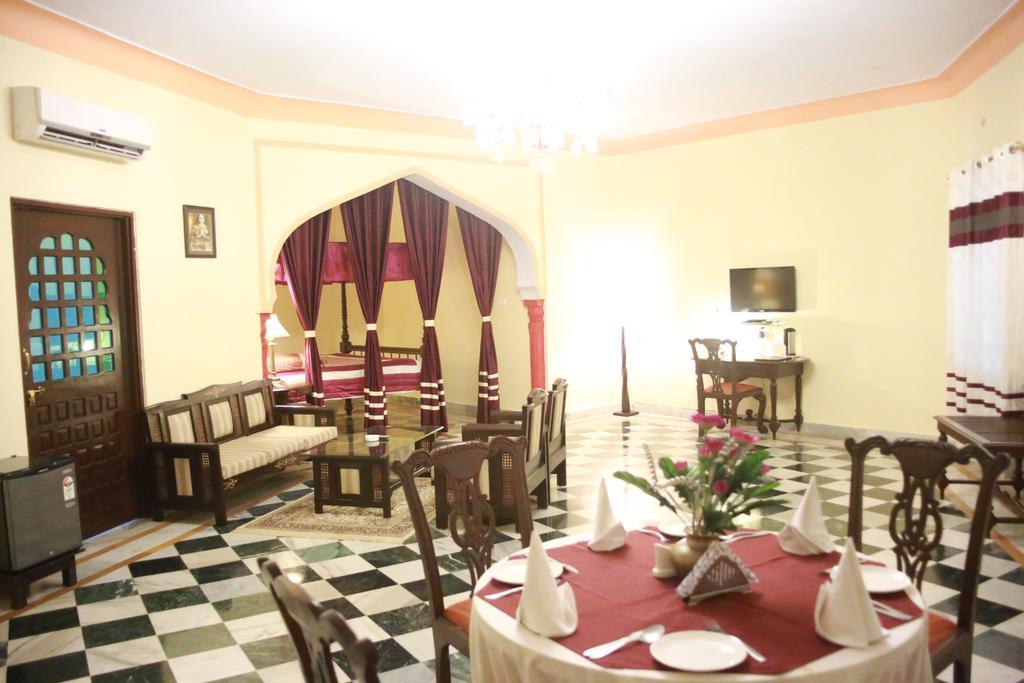 V Resorts Rajmahal Orchha Buitenkant foto