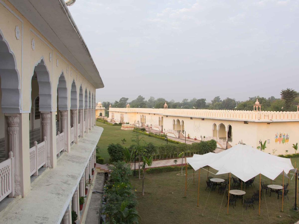 V Resorts Rajmahal Orchha Buitenkant foto