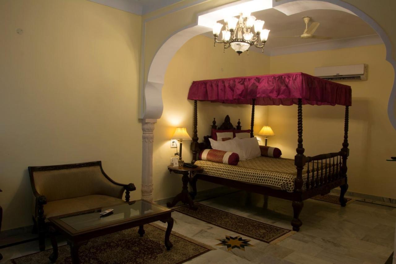 V Resorts Rajmahal Orchha Buitenkant foto