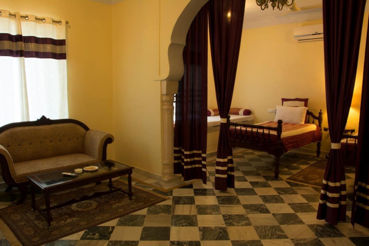 V Resorts Rajmahal Orchha Buitenkant foto