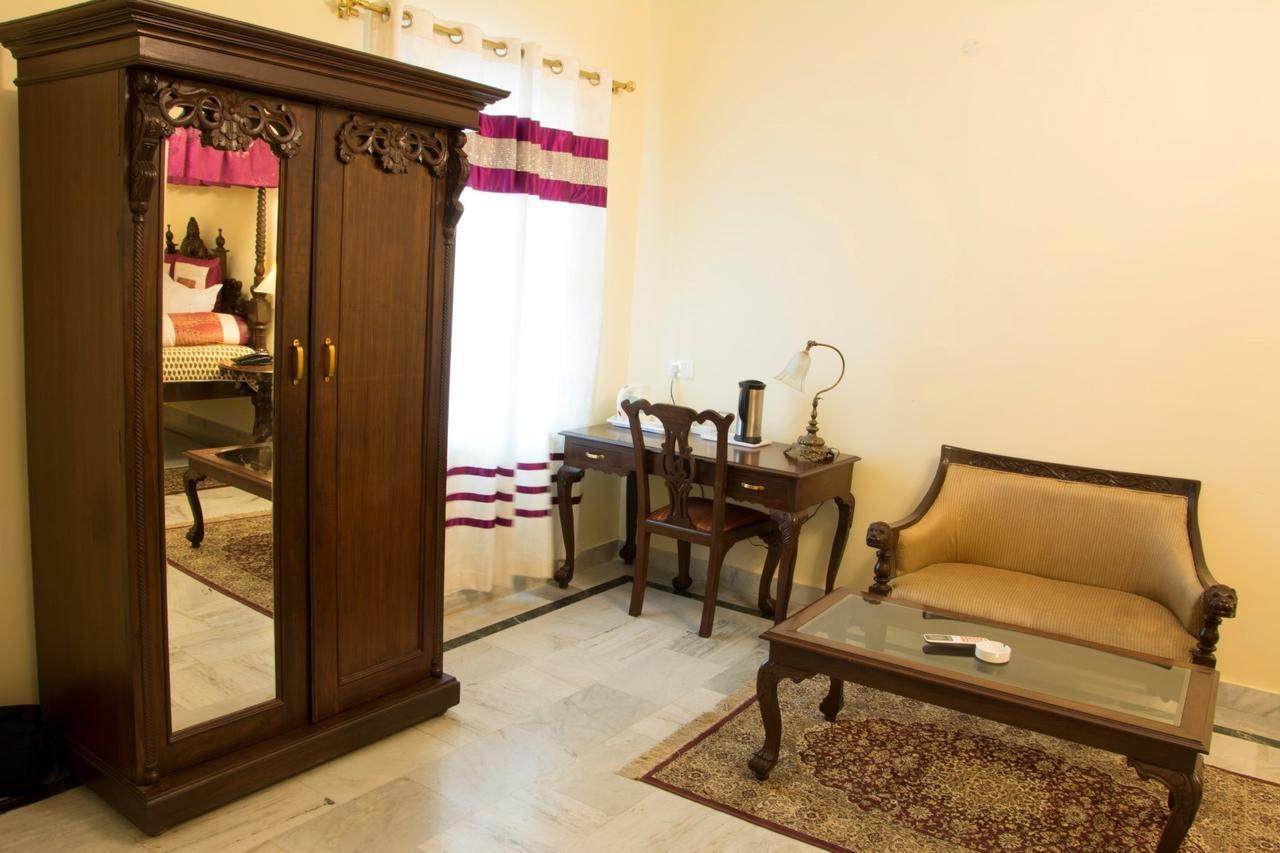 V Resorts Rajmahal Orchha Buitenkant foto