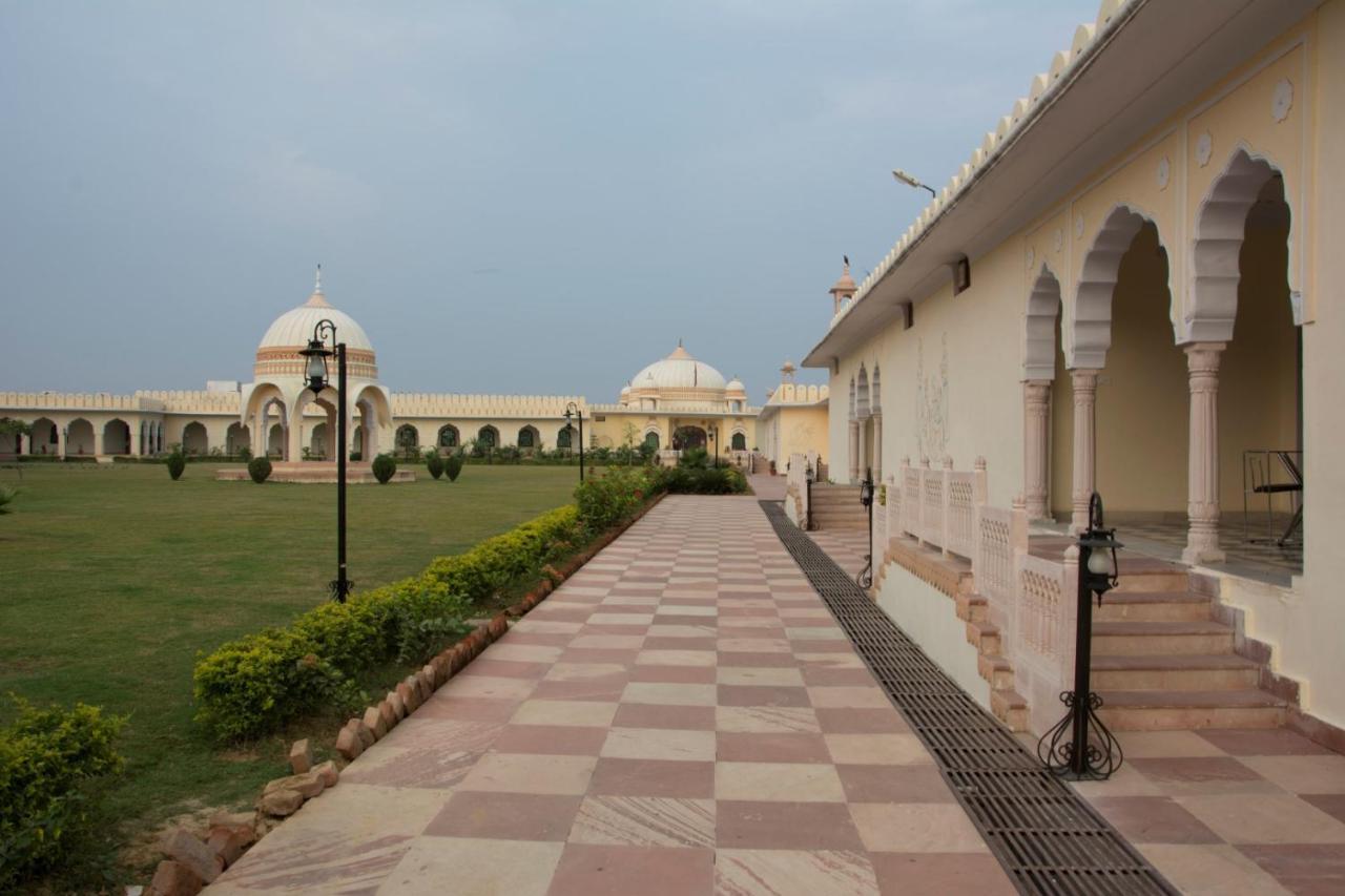V Resorts Rajmahal Orchha Buitenkant foto