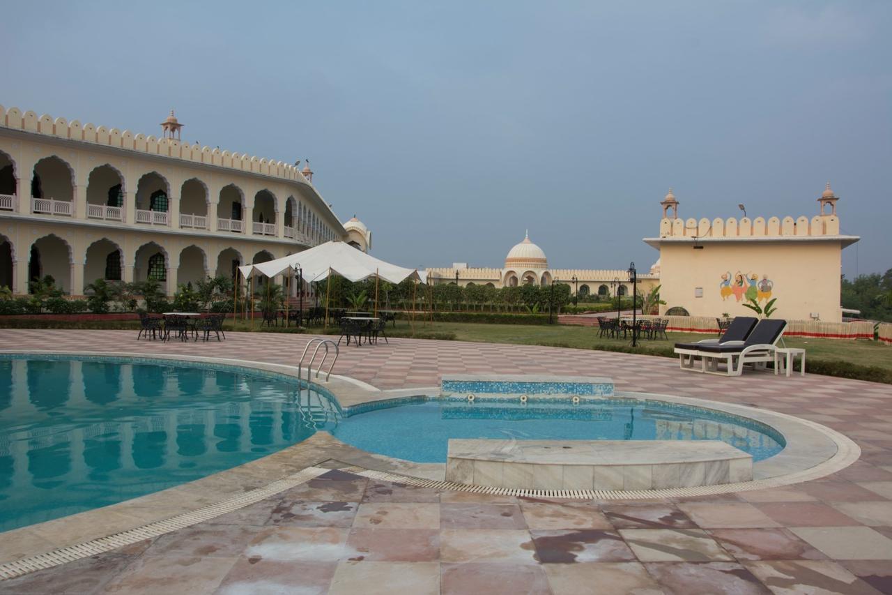 V Resorts Rajmahal Orchha Buitenkant foto