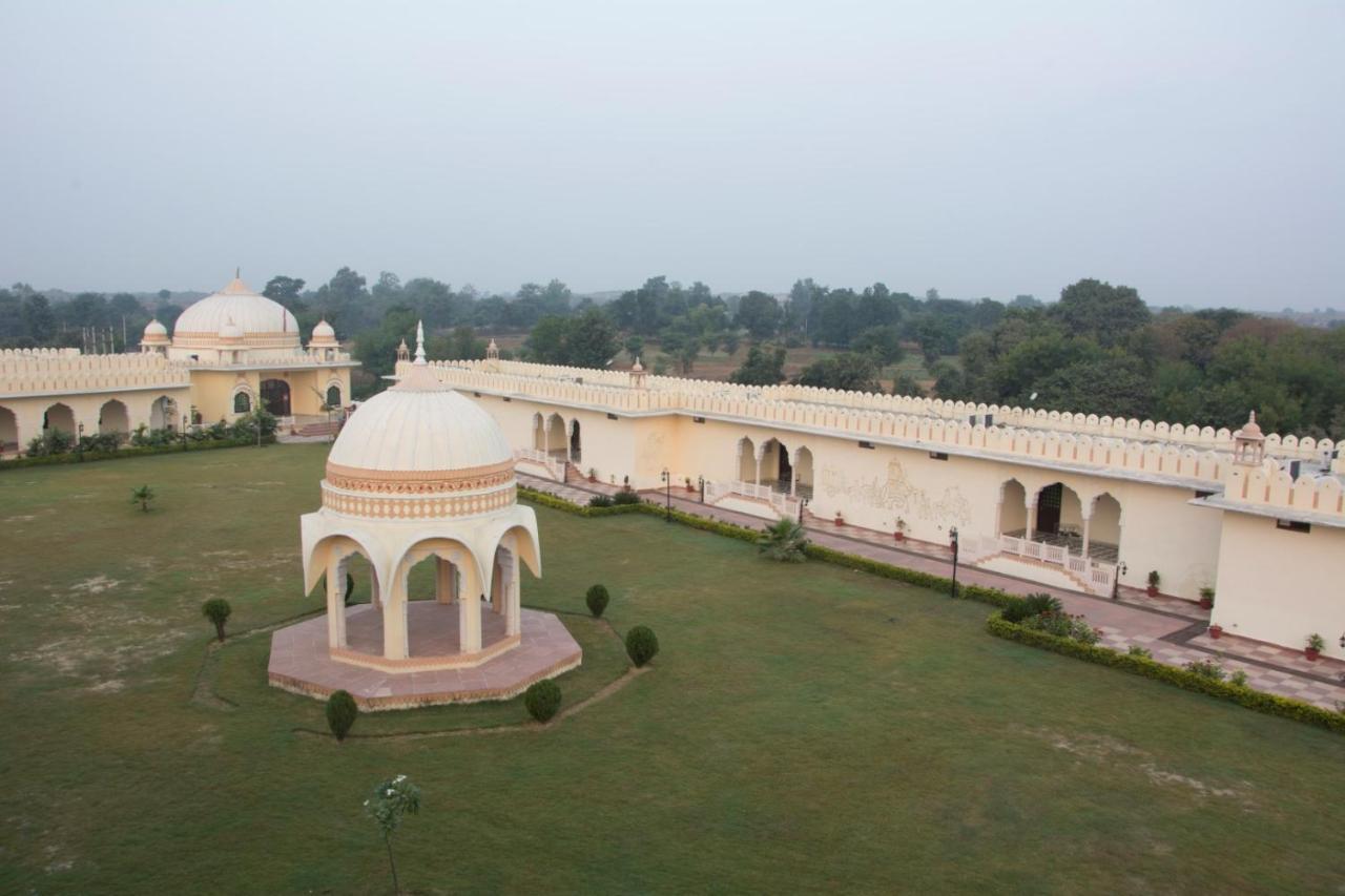 V Resorts Rajmahal Orchha Buitenkant foto