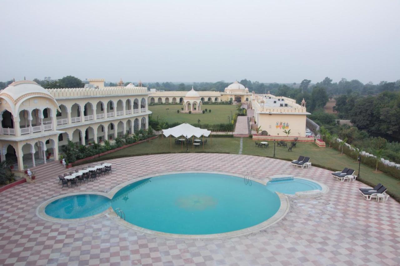 V Resorts Rajmahal Orchha Buitenkant foto