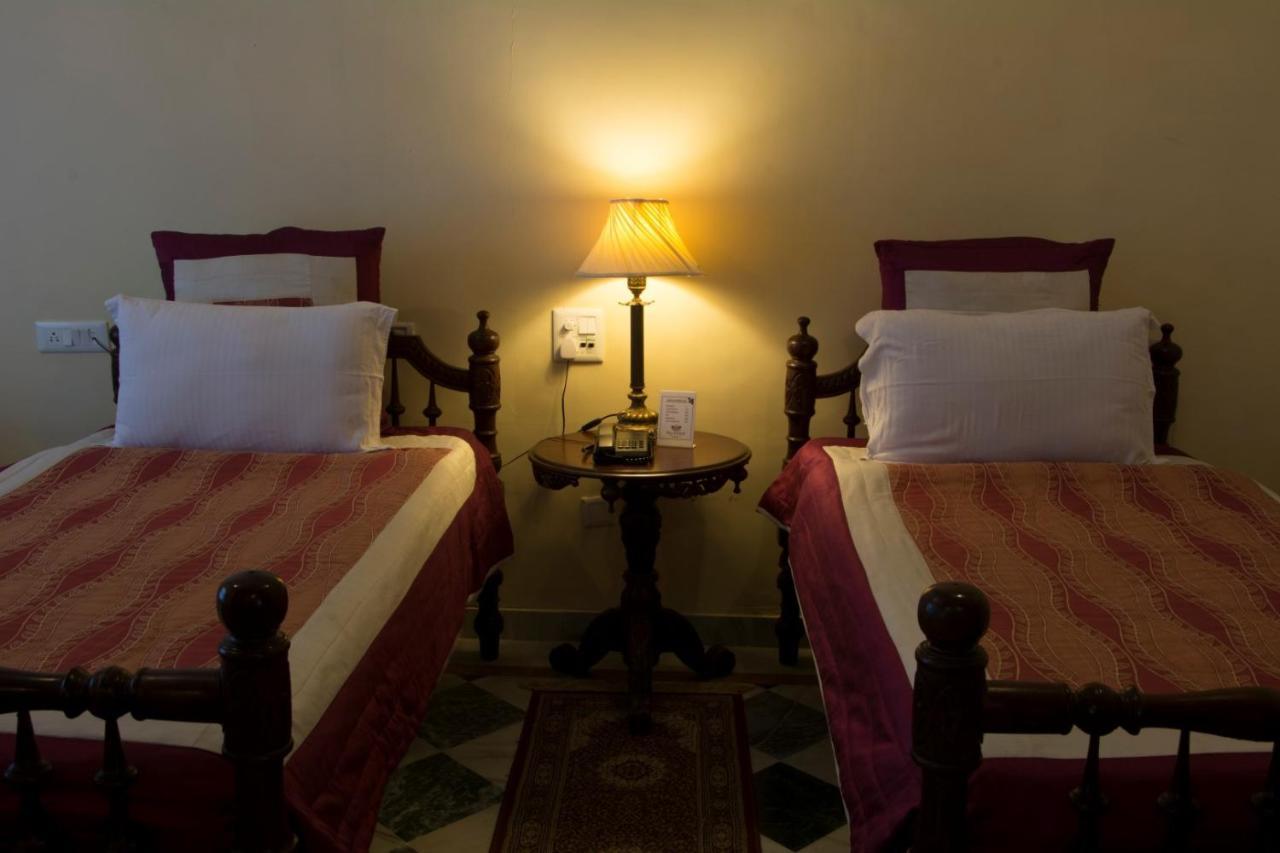 V Resorts Rajmahal Orchha Buitenkant foto