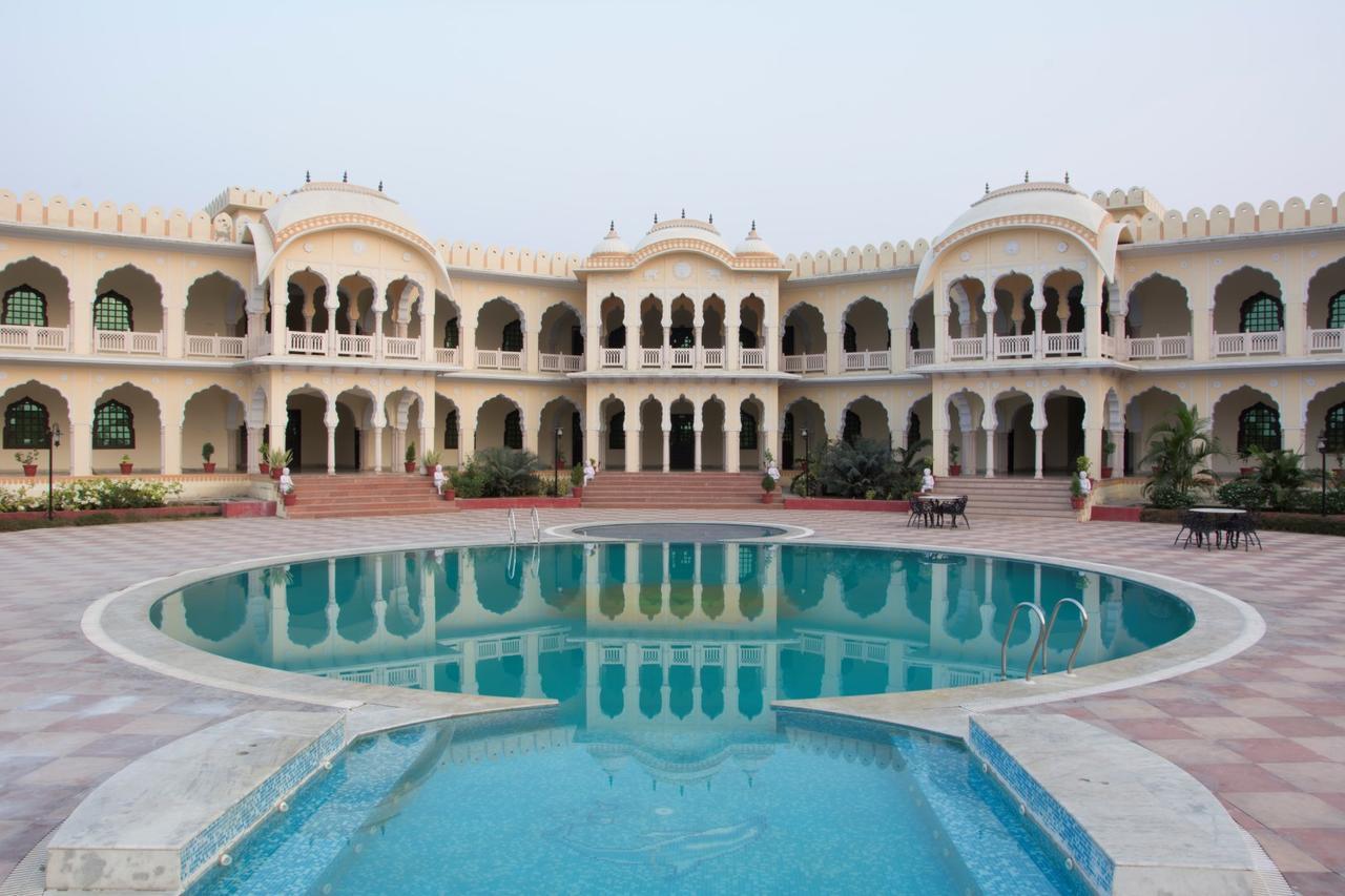 V Resorts Rajmahal Orchha Buitenkant foto