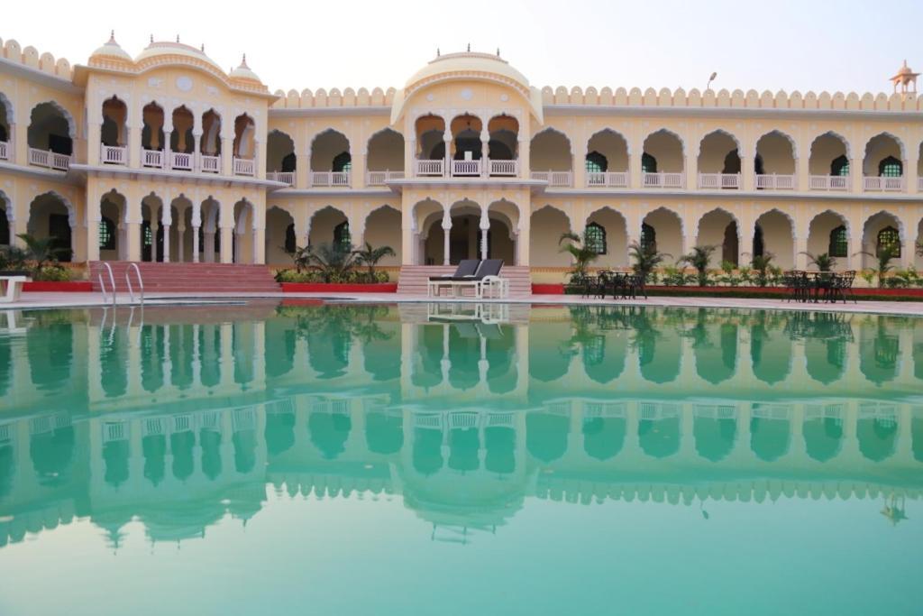 V Resorts Rajmahal Orchha Buitenkant foto