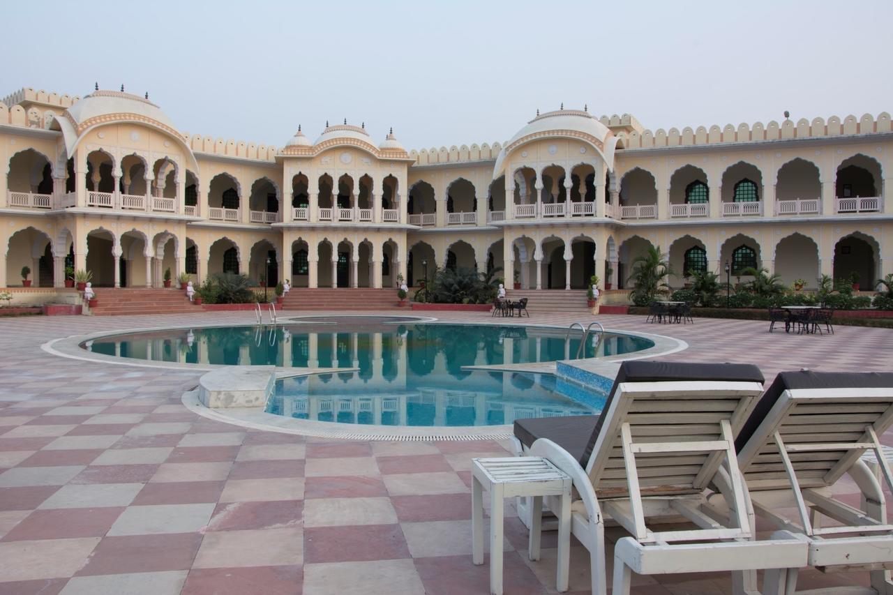 V Resorts Rajmahal Orchha Buitenkant foto