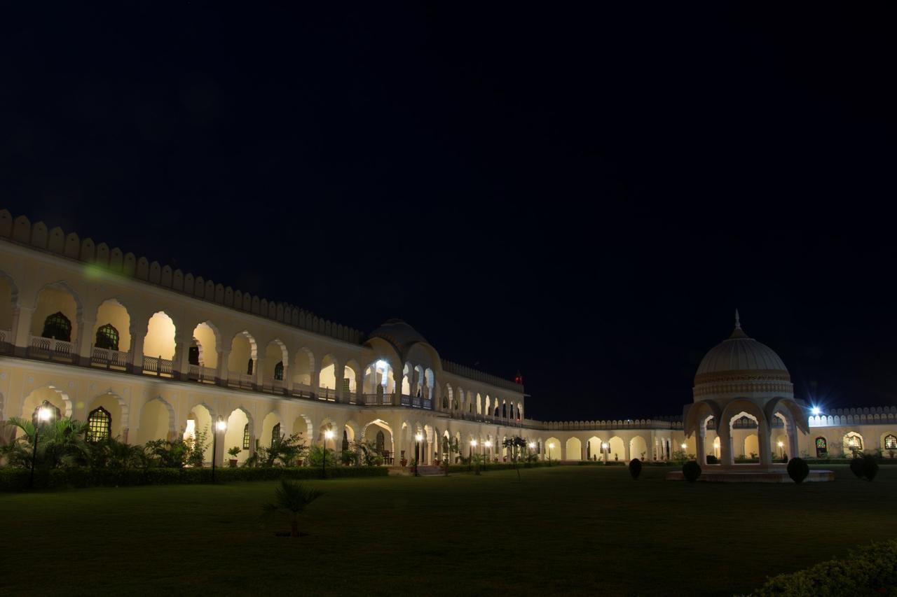V Resorts Rajmahal Orchha Buitenkant foto