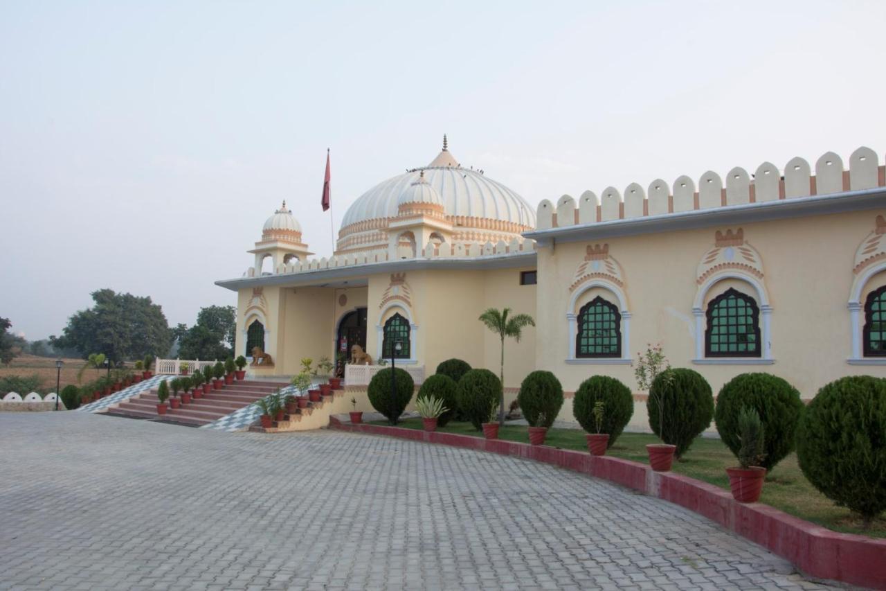 V Resorts Rajmahal Orchha Buitenkant foto